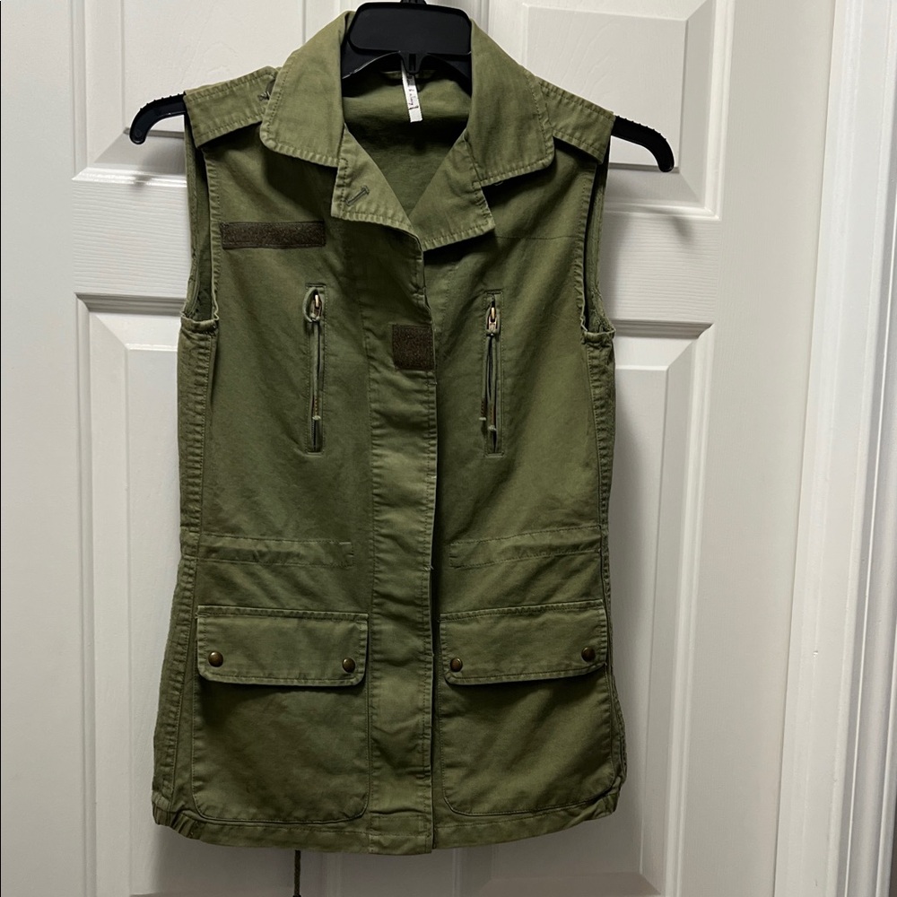 Willow & Clay Olive Green Sleeveless Utility Vest